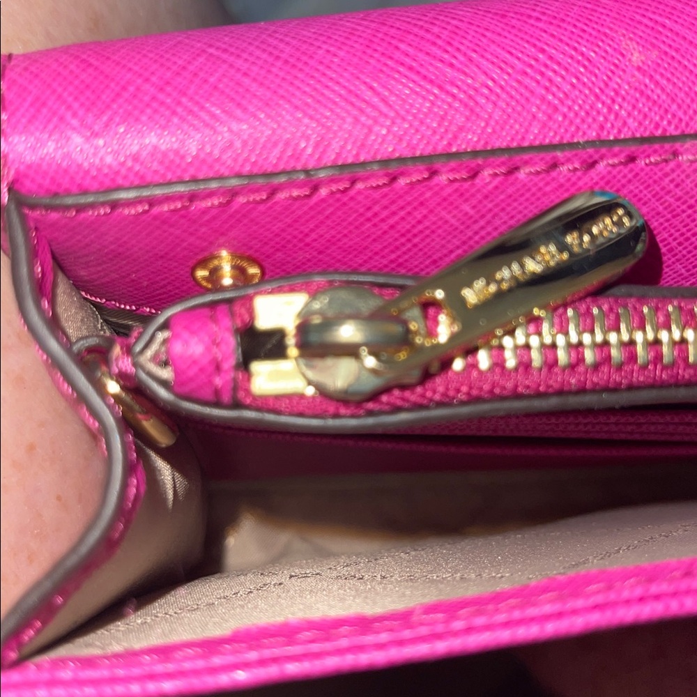 Michael Kors Leather Purse Crossbody Shoulder Strap Pink (Hot Rose) wristlet - Picture 6 of 10